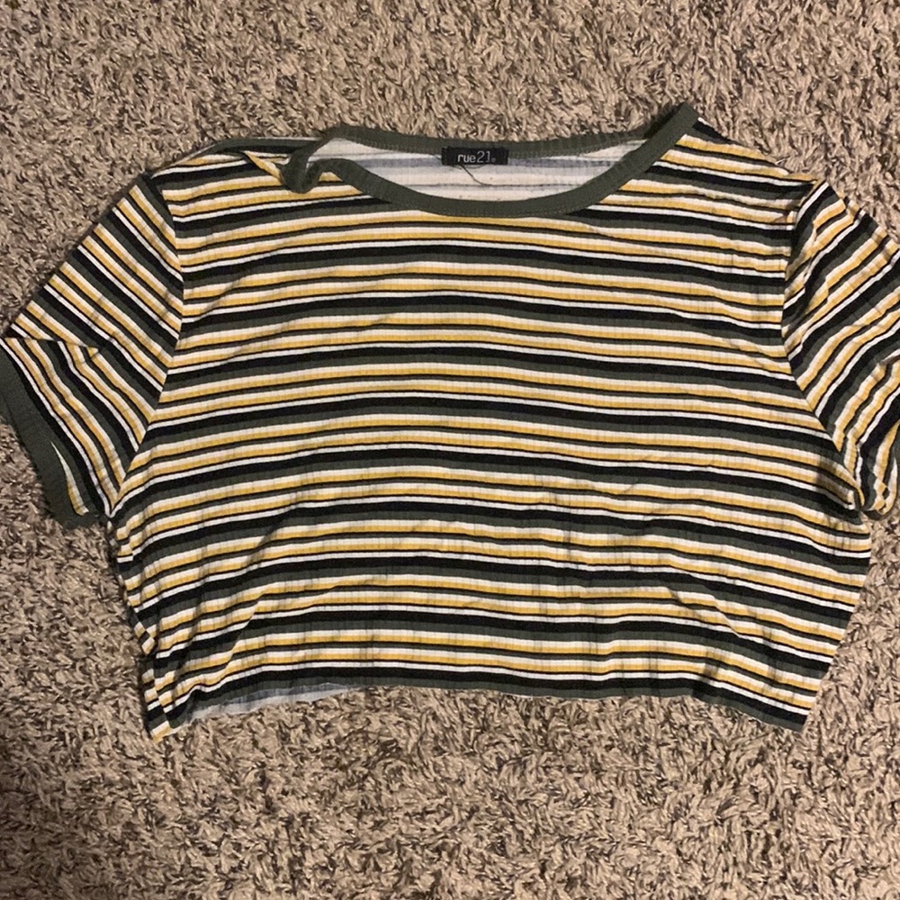 rue 21 crop striped t, size M